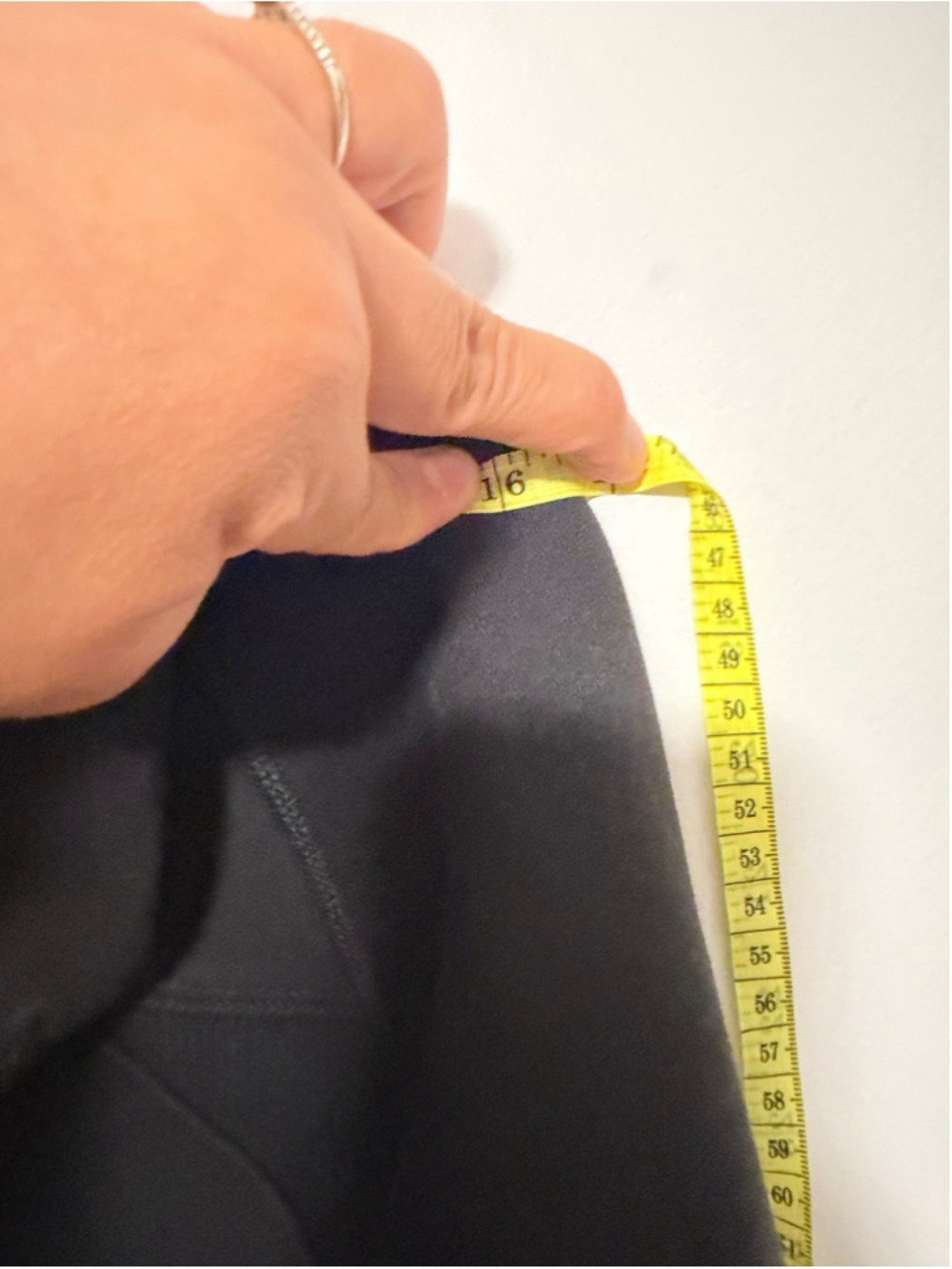 Lululemon Scuba Hoodie Women’s Size 6 Black Full Zip Jacket Thumbholes Logo - Picture 7 of 7